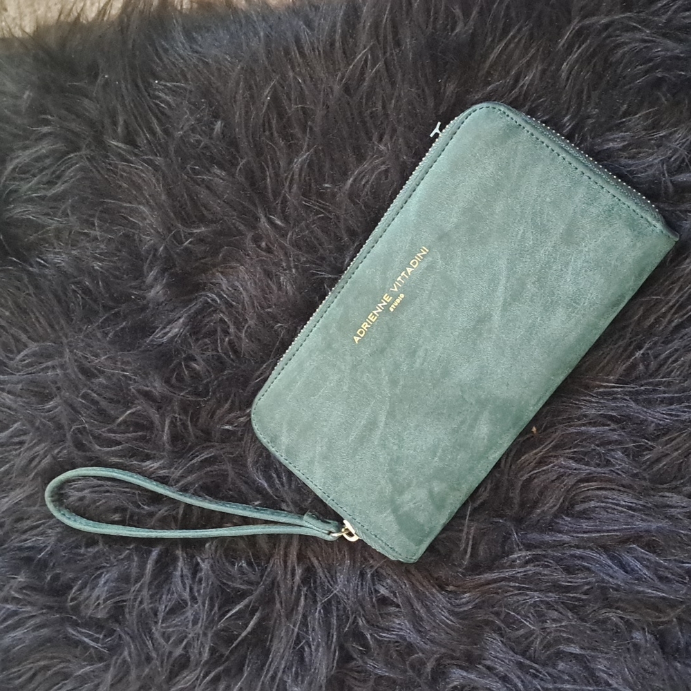 Nwt Wallet/Charger - Picture 5 of 9